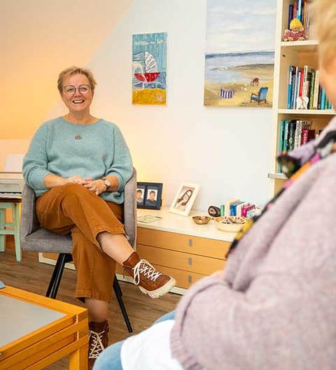 Hypnotherapie-Sitzung bei einem erfahrenen Therapeuten in Osnabrück