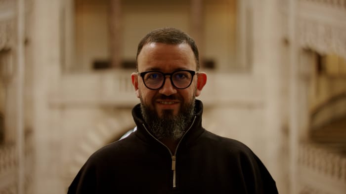 Chaker Cheniti im Coaching-Gespräch